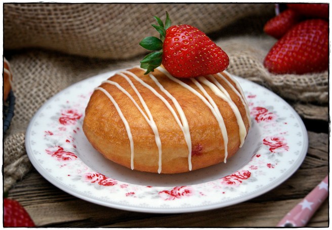 BERLINAS RELLENA DE FRESA 1.1.JPG