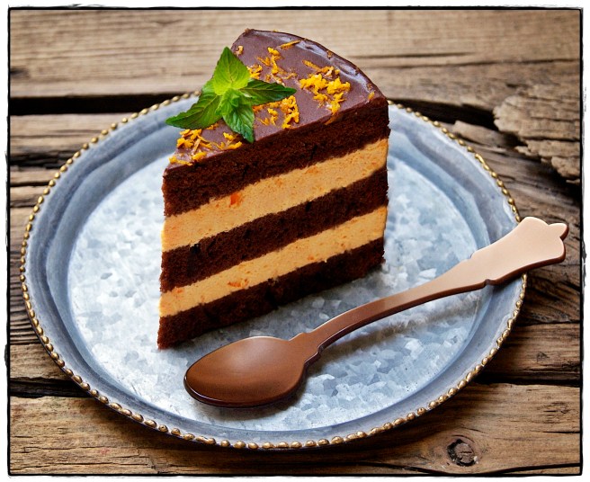 LAYER CAKE DE CHOCOLATE Y MOUSS DE NARANJAS1.JPG