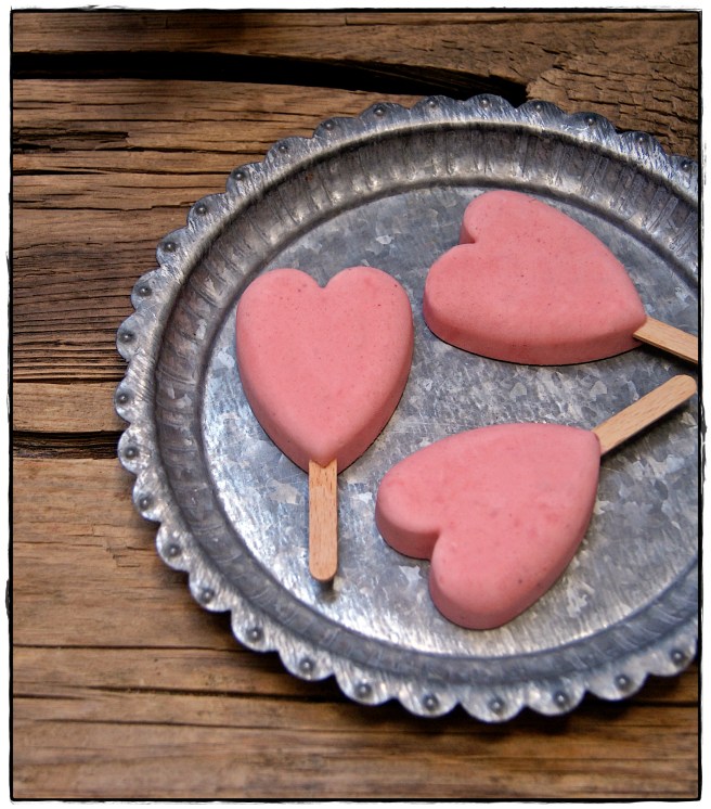 corazones de yogur y fresas.JPG