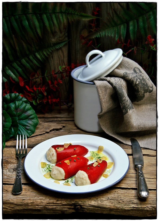 Pimientos del piquillo rellenos de brandada de bacalao.JPG