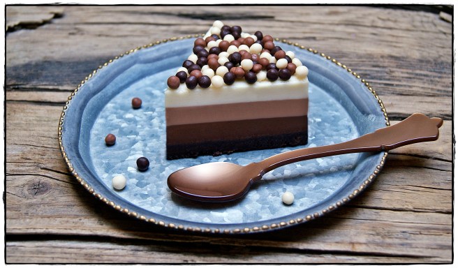 tarta tres chocolates 3.JPG