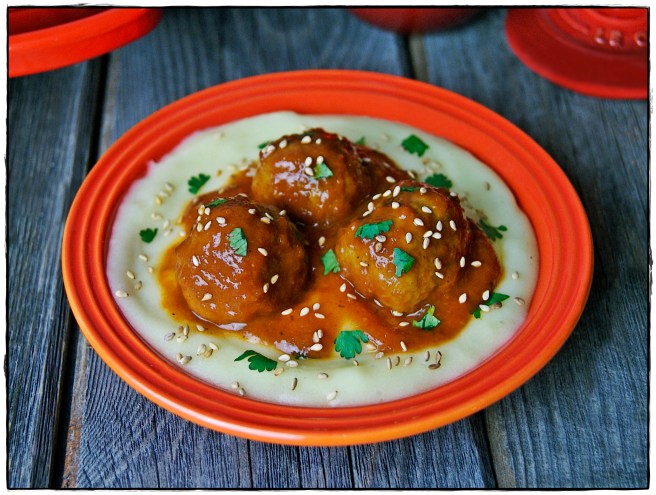 ALBÓNDIGAS CON SALSA BARBACOA Y PURÉ DE PATATA 2.JPG