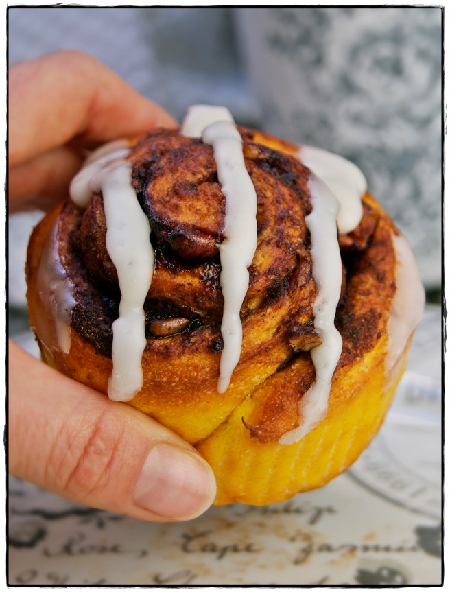 pumpin  cinamon & nuts rolls.JPG