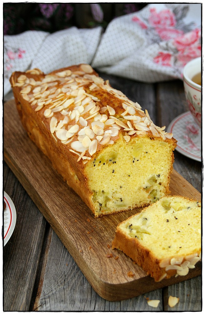 BIZCOCHO DE YOGUR Y KIWI 4.JPG