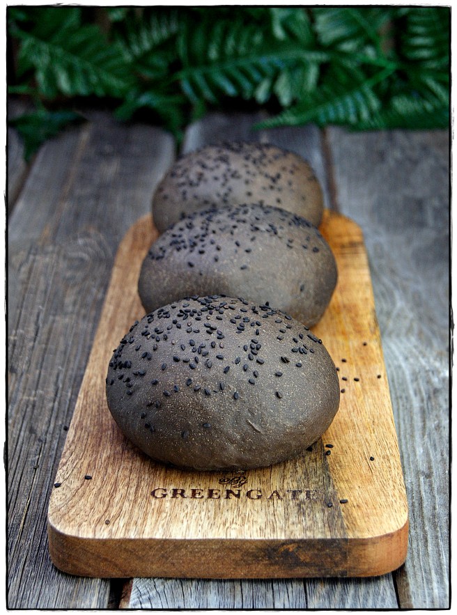 pan de hamburguesa a la tinta de calamar 3.JPG